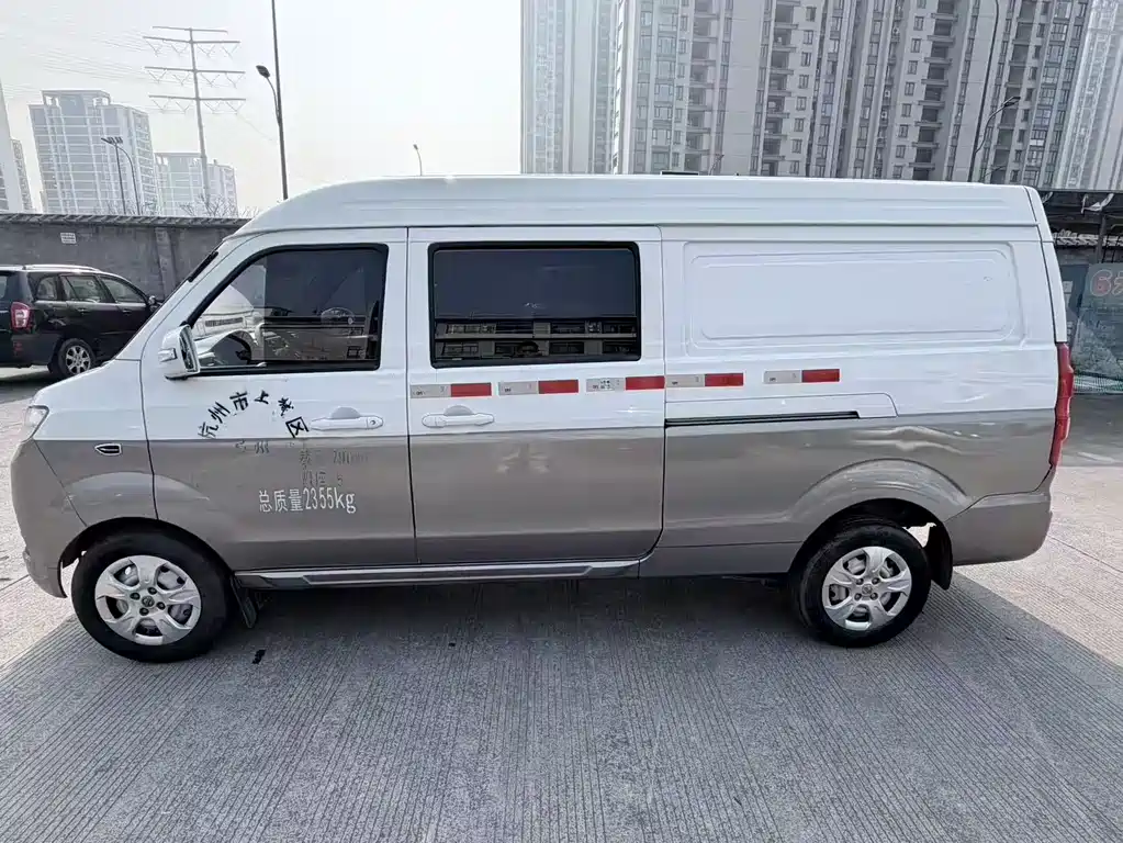 Hiace X30 2021 1.5L Comfort Central Air Conditioning Van Country VI SWC15M купить на сайте DeffCars