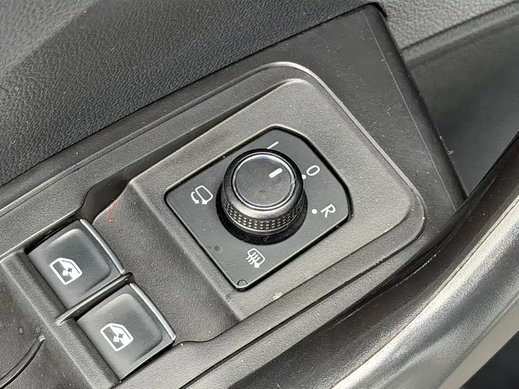 T-ROC 2018 280TSI DSG two-wheel drive comfort model National V купить на сайте DeffCars