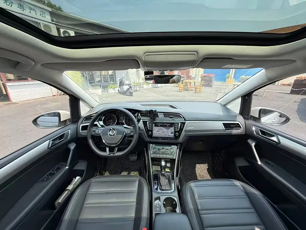 Touran 2018 Touran L 280TSI DSG Comfort Edition 7 seats National V купить на сайте DeffCars