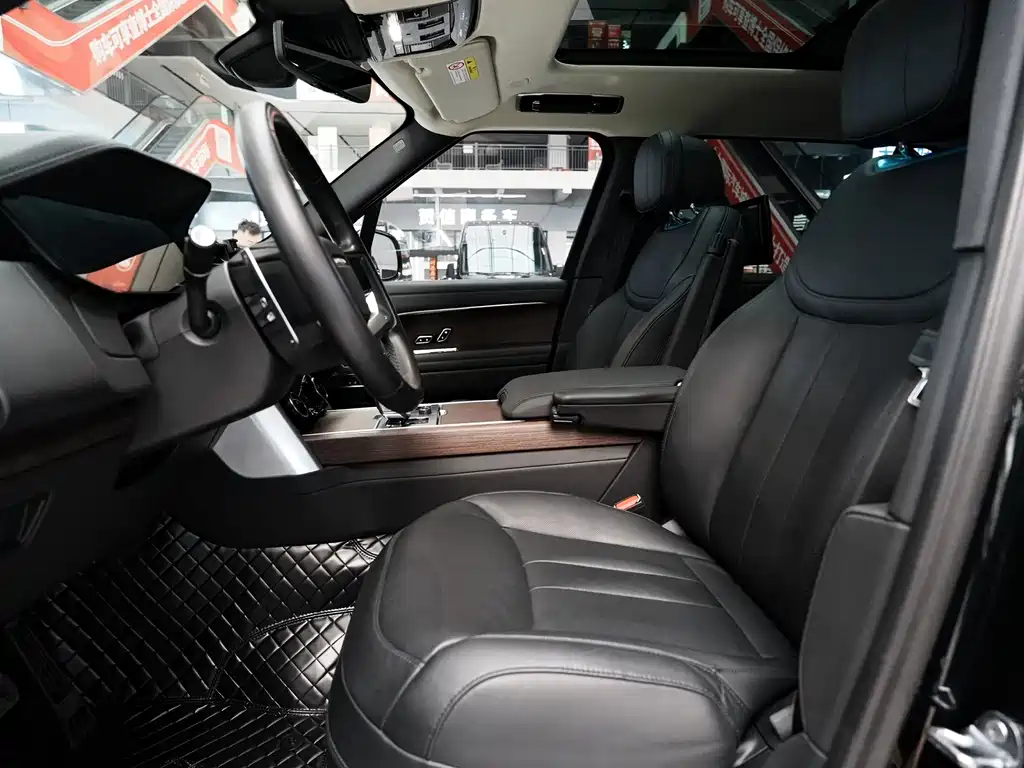 Range Rover 2023 facelift 3.0 L6 400PS Extended Edition купить на сайте DeffCars