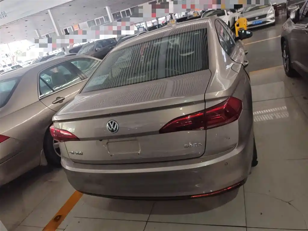 Bora 2020 1.5L automatic fashion model купить на сайте DeffCars