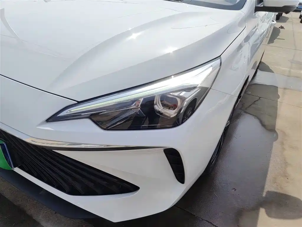 Roewe i5 2023 1.5L CVT Premium Edition купить на сайте DeffCars