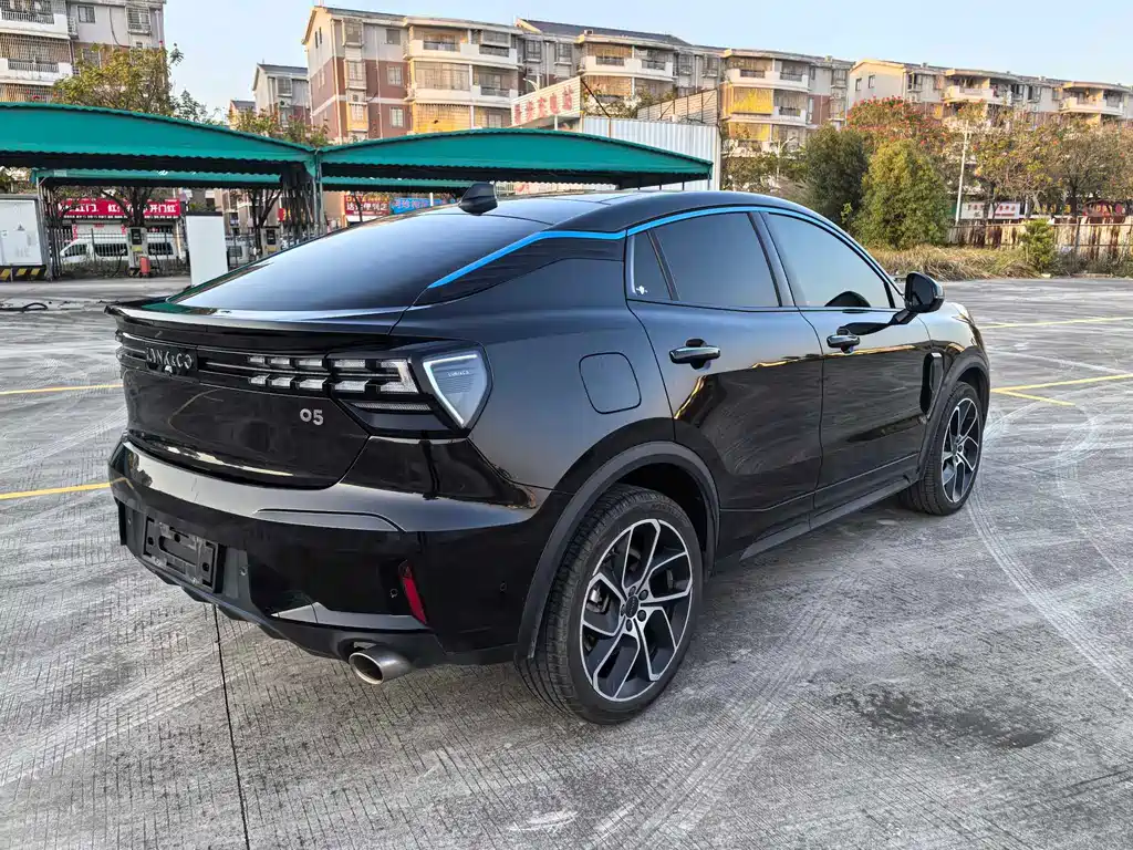 Lynk & Co 05 2020 2.0TD two-wheel drive shines Halo купить на сайте DeffCars