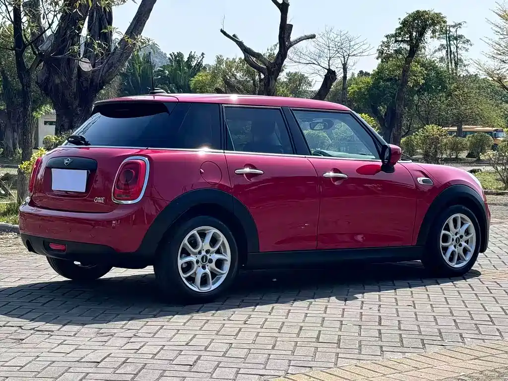 MINI 2018 1.5T ONE five-door version купить на сайте DeffCars