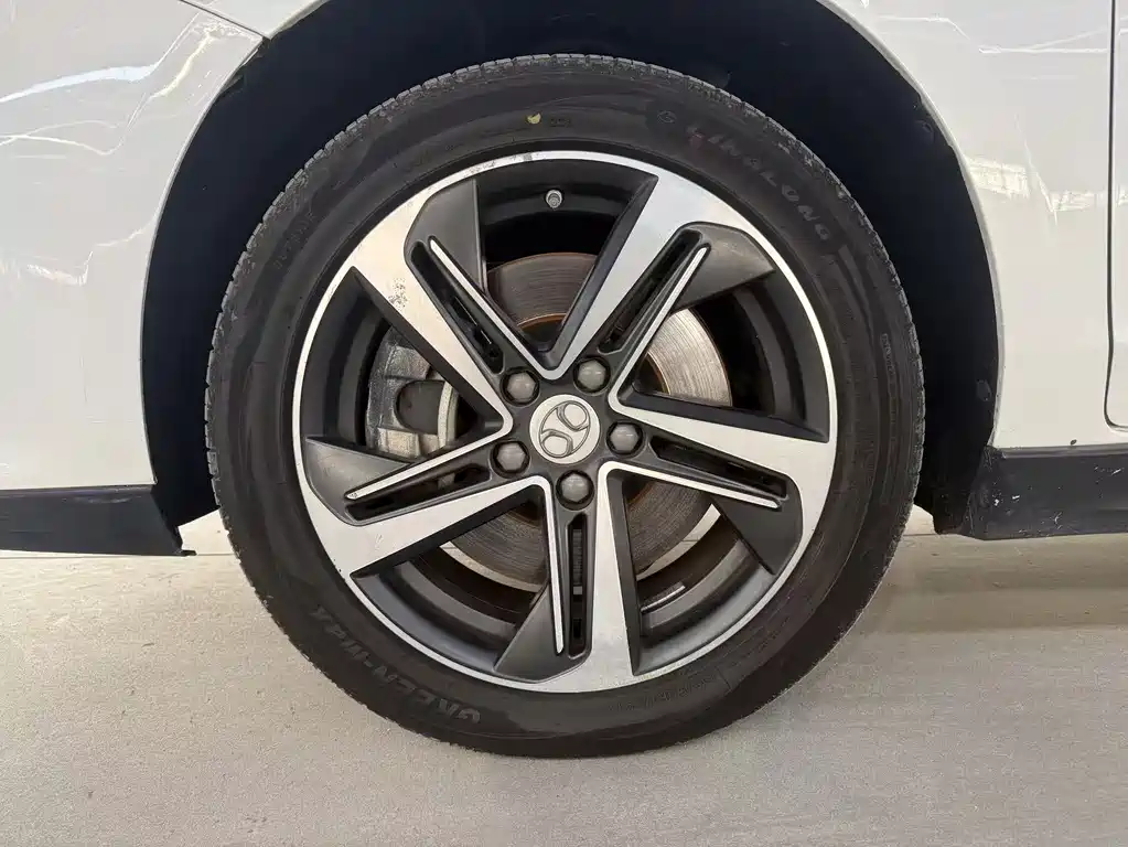 Beijing EU5 2018 R550 Smart Edition купить на сайте DeffCars