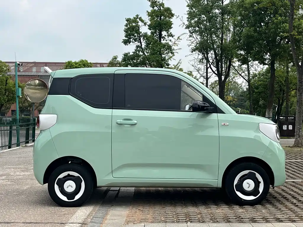 Hongguang MINIEV 2024 third generation 215km youth version купить на сайте DeffCars