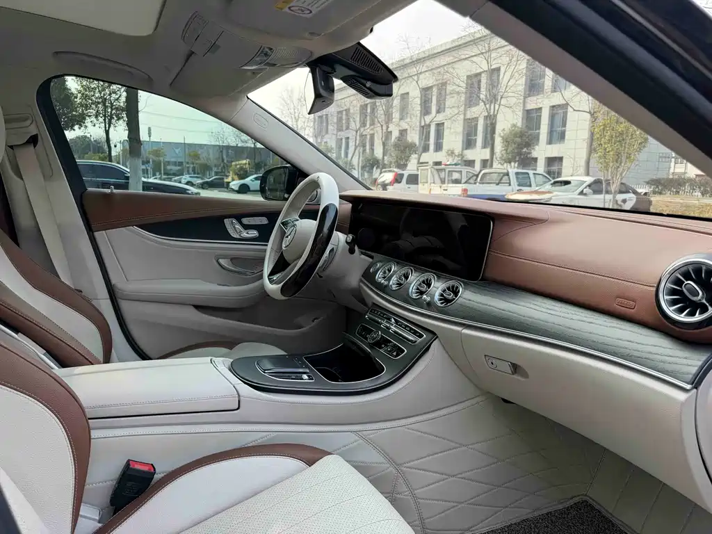 Mercedes-Benz E-Class 2023 E 300 L Fashion купить на сайте DeffCars