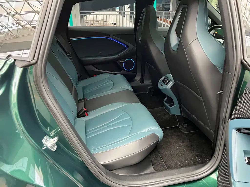MG7 2023 2.0T Automatic Beauty Hunting Luxury Edition купить на сайте DeffCars