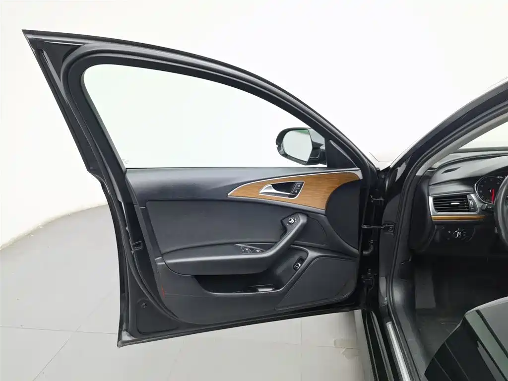 Audi A6L 2018 30th Anniversary Model 30 FSI Fashion Model купить на сайте DeffCars