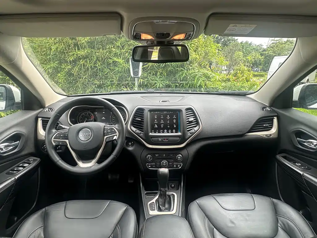 Cherokee (Китай) 2016 2.0L Superior Edition купить на сайте DeffCars