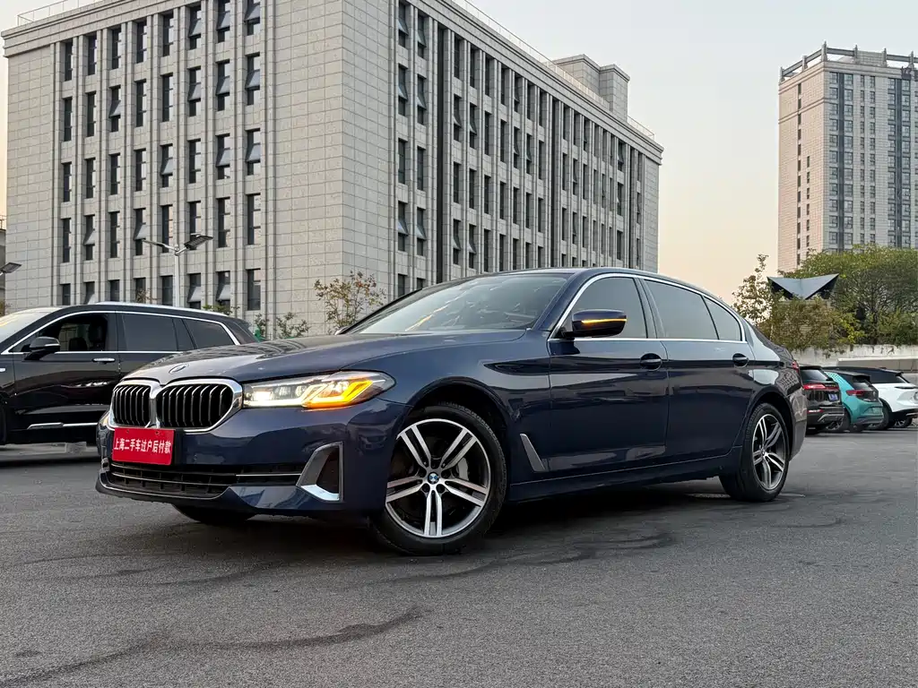 BMW 5 Series 2022 530Li Leading Luxury Package купить на сайте DeffCars