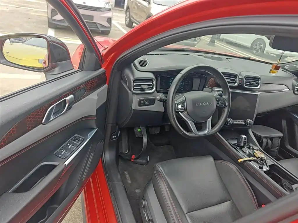 Lynk & Co 03 2019 1.5TD DCT Pro version National VI купить на сайте DeffCars