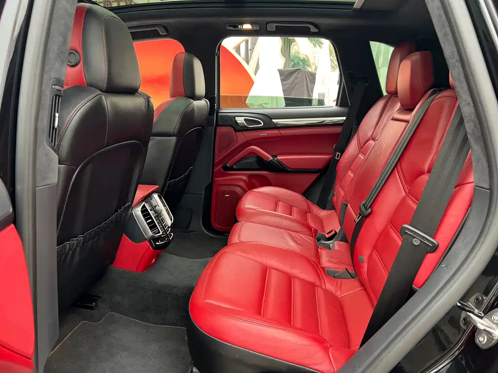 Cayenne 2015 Cayenne Turbo 4.8T купить на сайте DeffCars