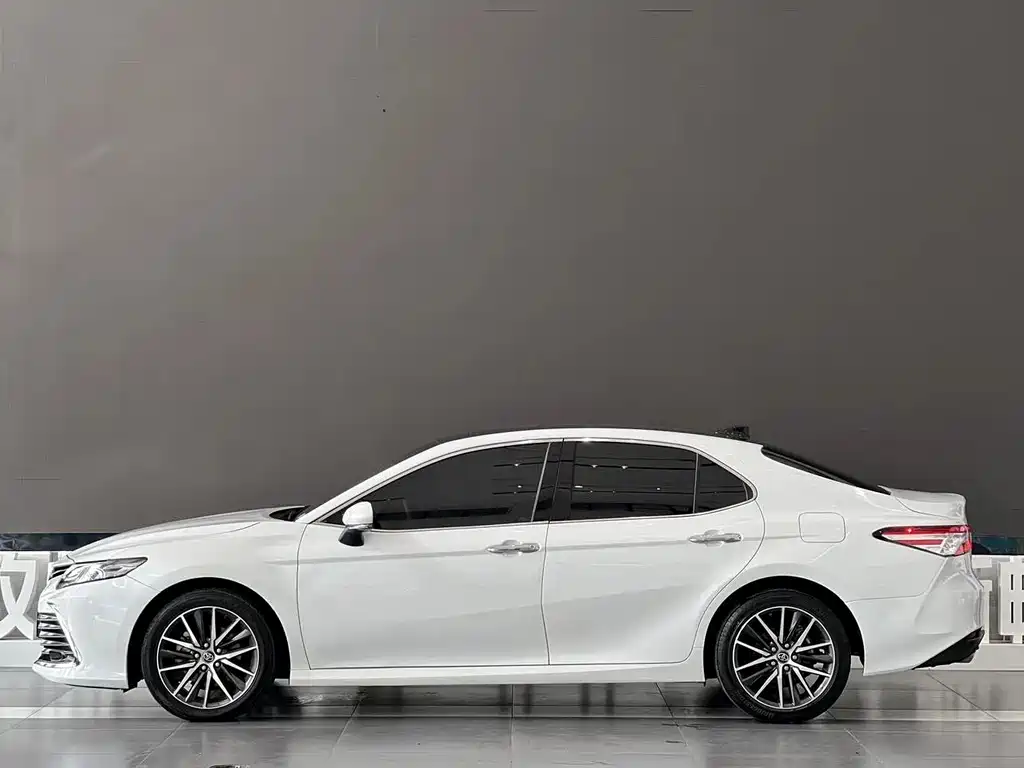 Camry 2021 2.5G Deluxe Edition купить на сайте DeffCars