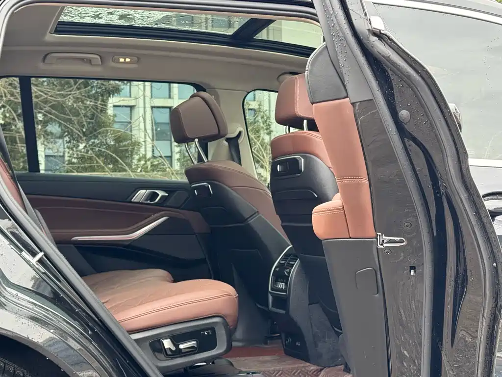 BMW X7 2023 xDrive40i Leading Luxury Package купить на сайте DeffCars