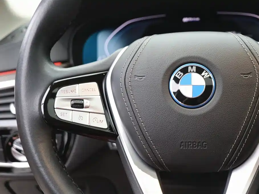 BMW 5 Series New Energy 2022 Model 535Le Luxury Package купить на сайте DeffCars