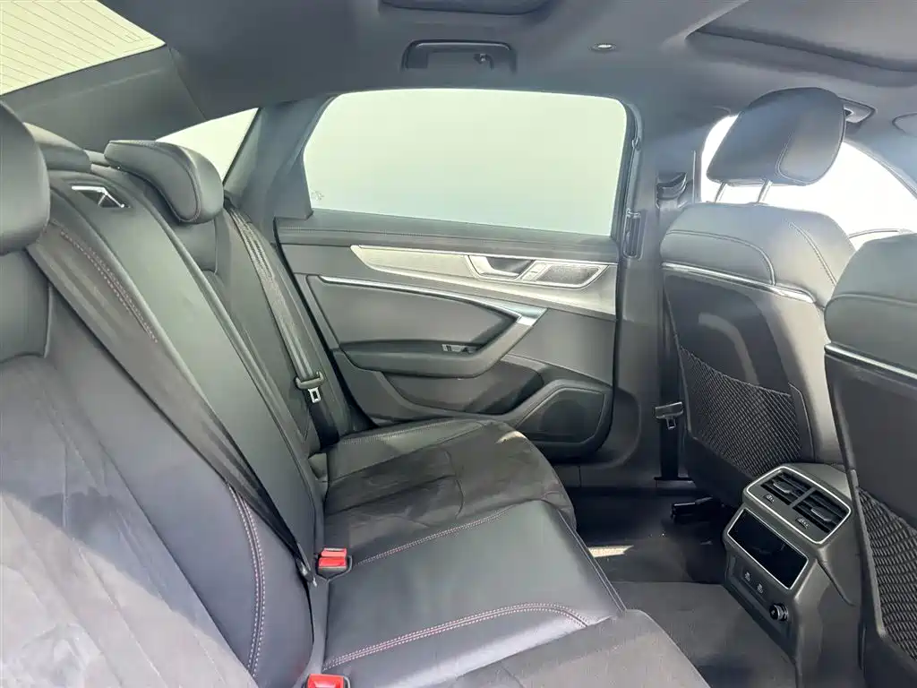Audi A6L 2024 45 TFSI Premium Dynamic Model купить на сайте DeffCars
