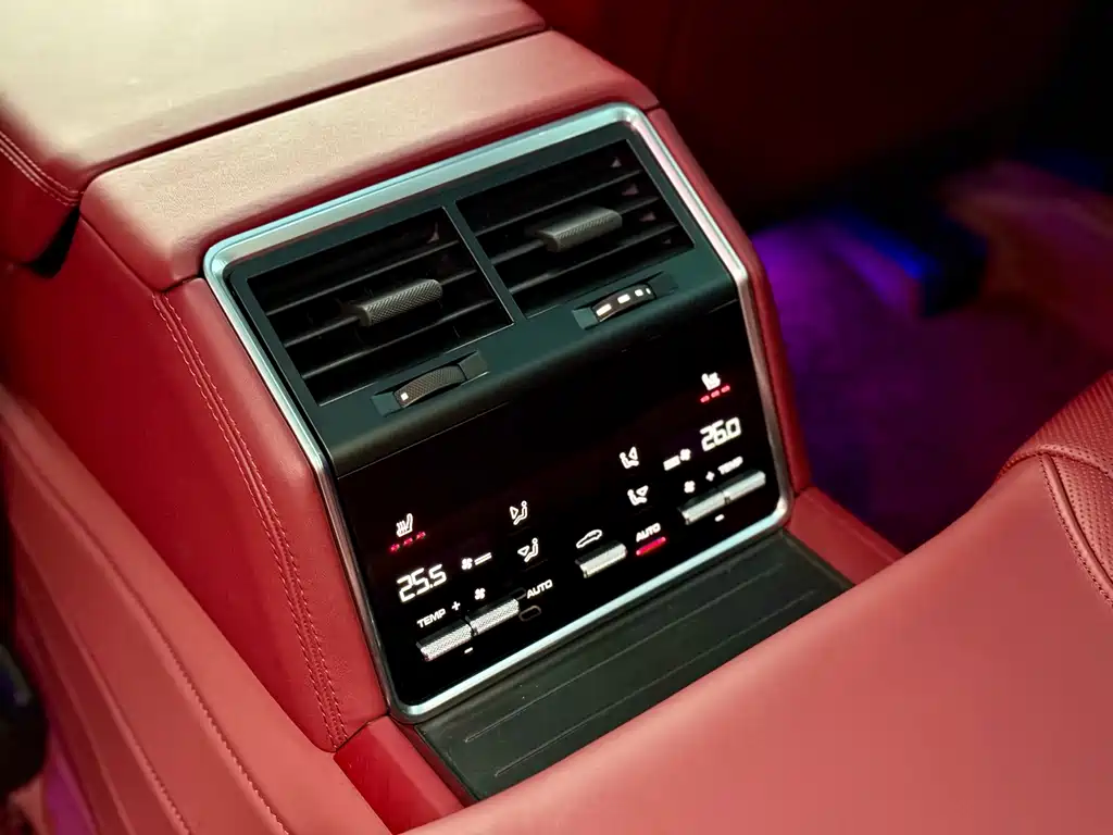 Panamera 2023 Panamera 2.9T Platinum Edition купить на сайте DeffCars