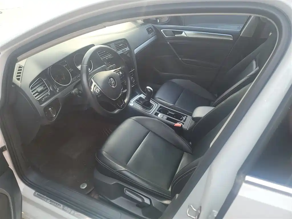 Golf 2020 Beloved Edition 200TSI DSG Comfortable and Enterprising Edition купить на сайте DeffCars