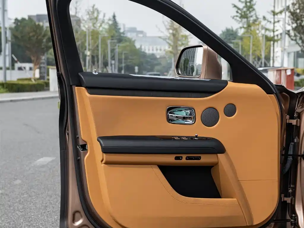 Ghost 2021 6.7T long wheelbase version купить на сайте DeffCars