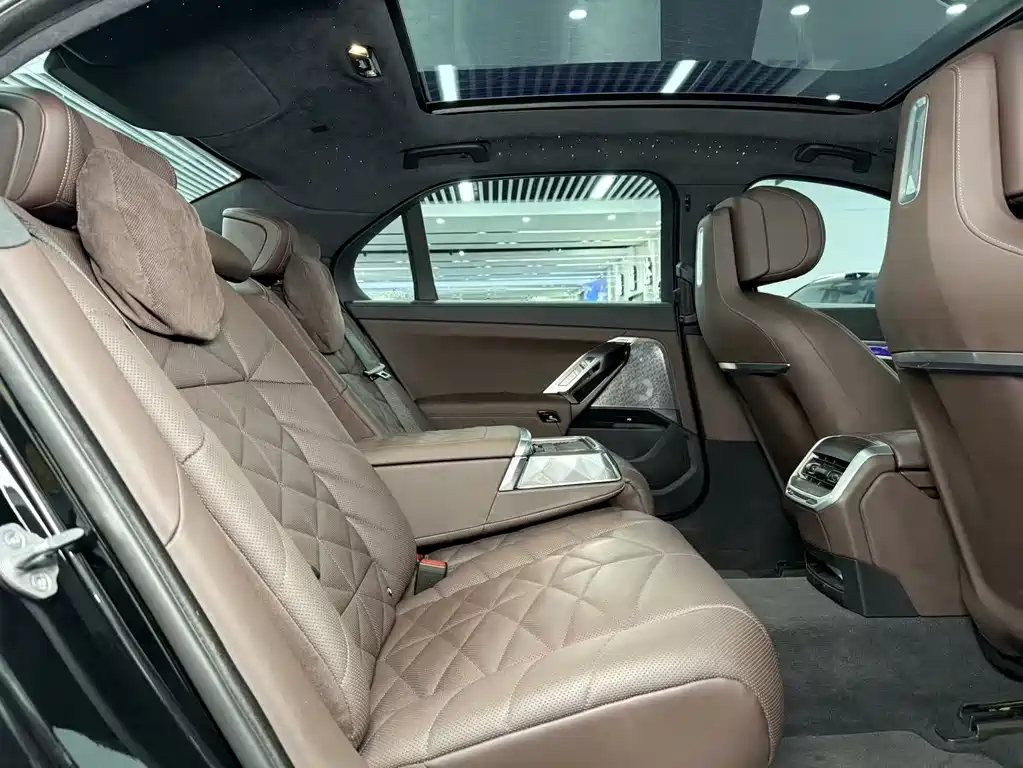 BMW 7 Series 2023 735Li M Sports Package купить на сайте DeffCars