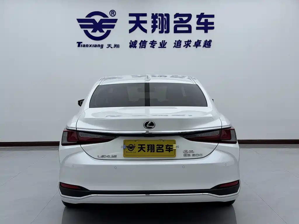 Lexus ES 2023 200 Excellence Edition купить на сайте DeffCars