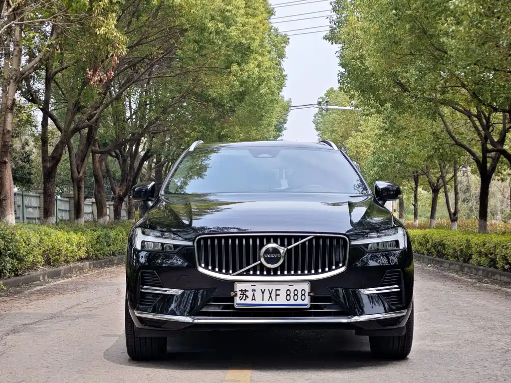 Volvo XC60 2022 B5 four-wheel drive Zhiyi Luxury Edition купить на сайте DeffCars