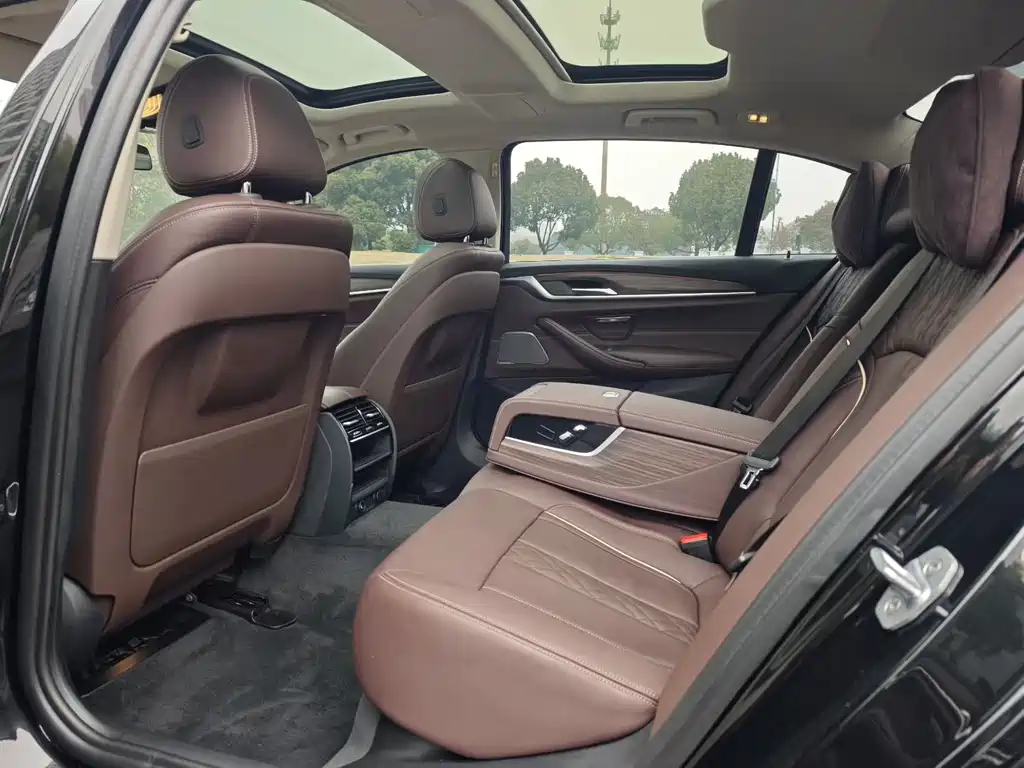 BMW 5 Series 2018 facelift 530Li leading model luxury package купить на сайте DeffCars