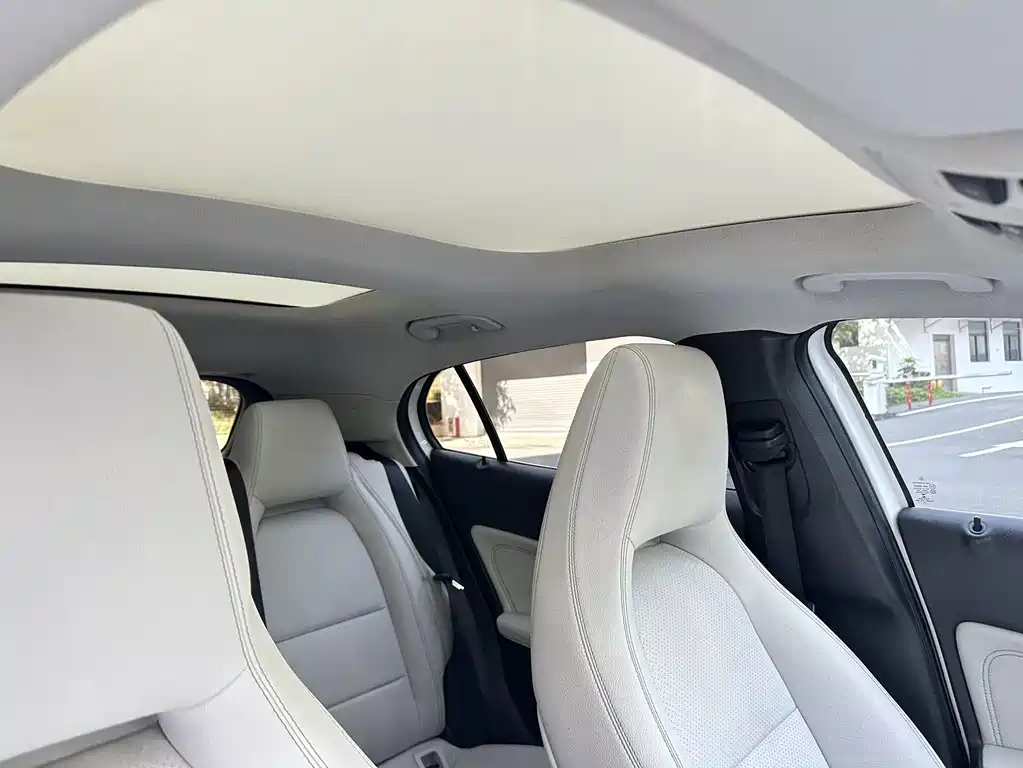 Mercedes-Benz GLA 2015 GLA 200 Fashion Model купить на сайте DeffCars