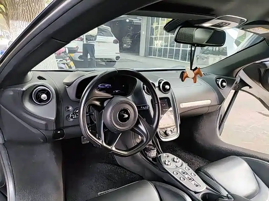 McLaren GT 2019 4.0T standard model купить на сайте DeffCars