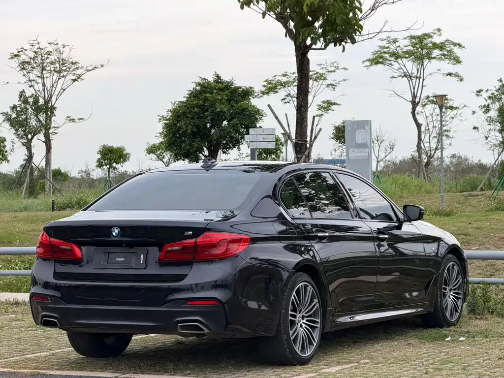 BMW 5 Series 2018 facelift 530Li leading M sports package купить на сайте DeffCars
