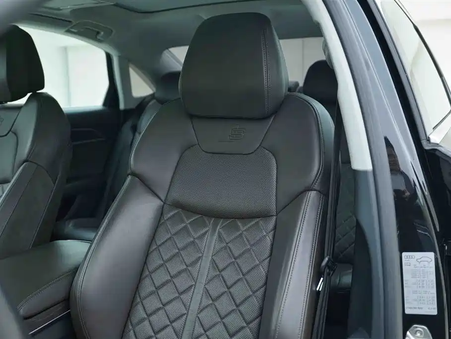 Audi A8 2022 A8L 50 TFSI quattro Comfort Collection Edition купить на сайте DeffCars