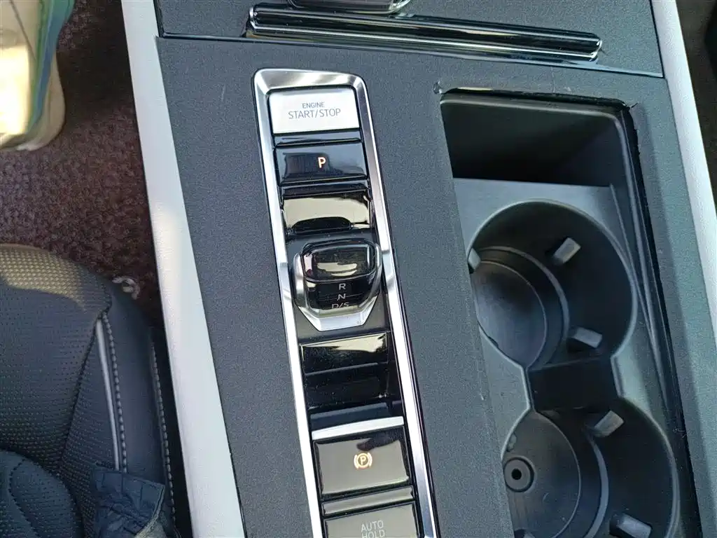 Touron 2024 380TSI four-wheel drive luxury version купить на сайте DeffCars
