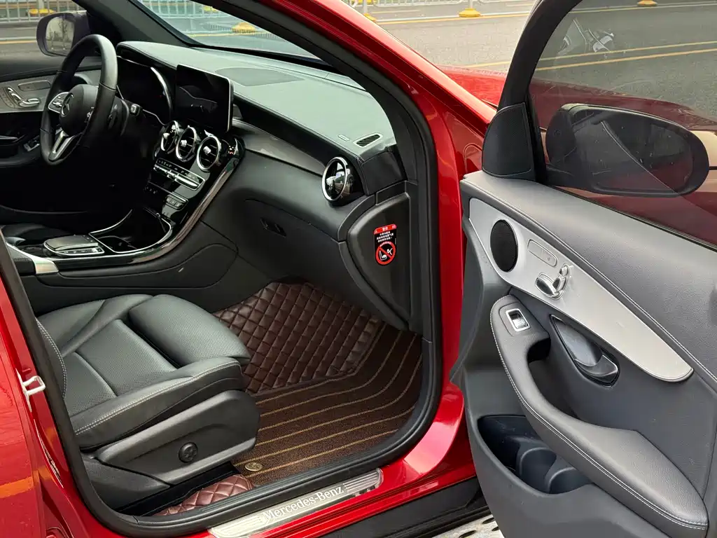 Mercedes-Benz GLC Coupe 2021 GLC 260 4MATIC Coupe SUV купить на сайте DeffCars