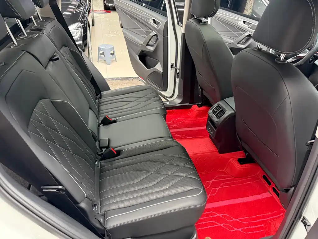 Tiguan L 2024 330TSI automatic two-wheel drive R-Line version купить на сайте DeffCars