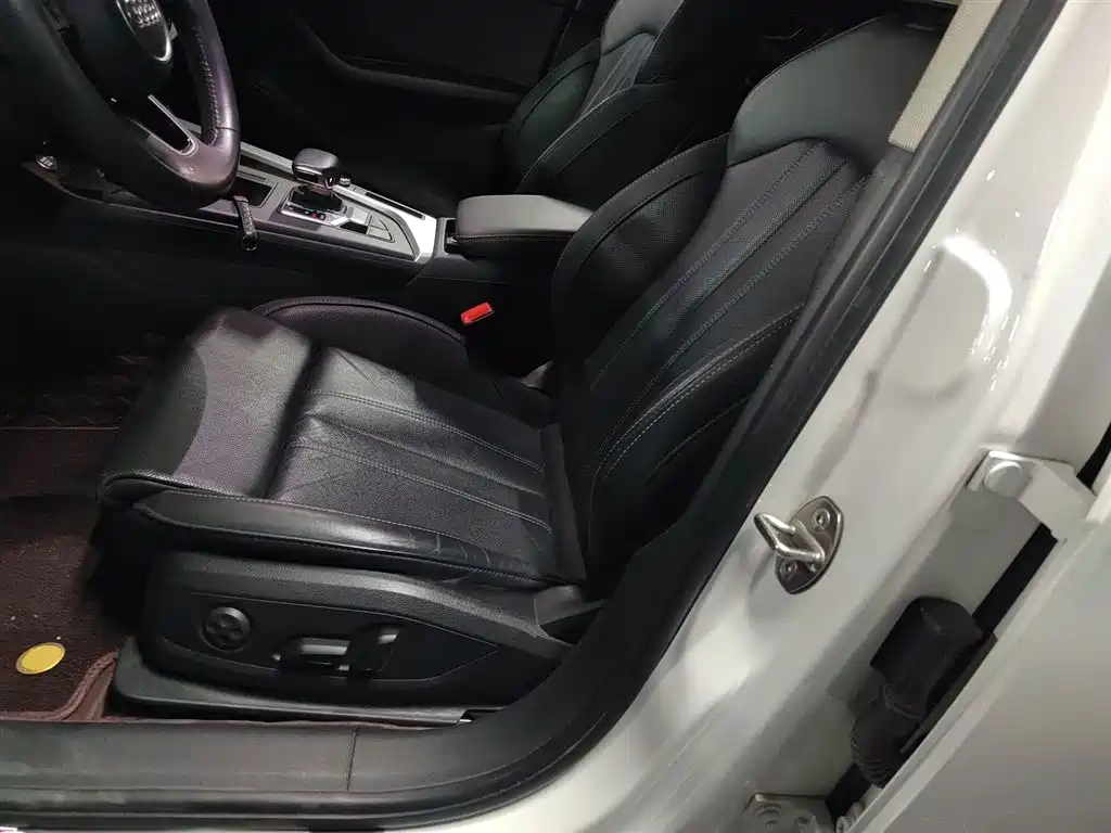 Audi A4L 2020 40 TFSI Fashionable and Dynamic купить на сайте DeffCars