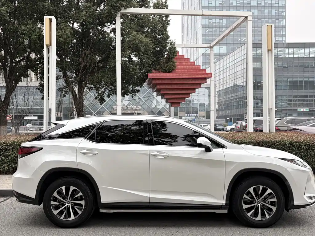 Lexus RX 2020 facelift 300 two-wheel drive elite version купить на сайте DeffCars