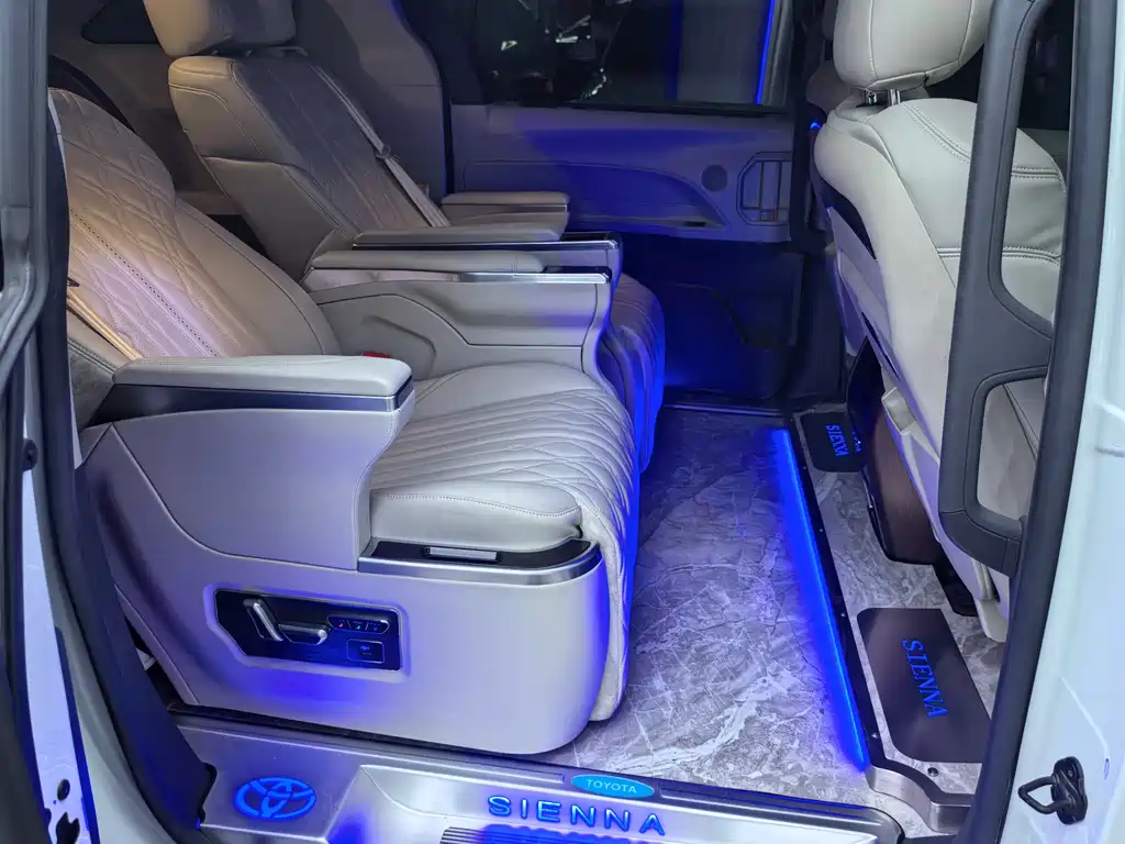 SIENNA 2024 2.5L Hybrid Comfort Edition купить на сайте DeffCars