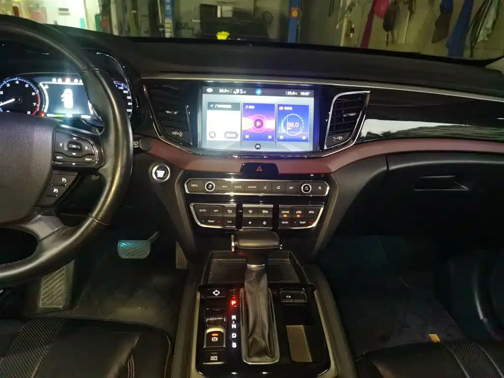 Trumpchi GS8 2017 320T 2WD Luxury Connected Edition (seven seats) купить на сайте DeffCars