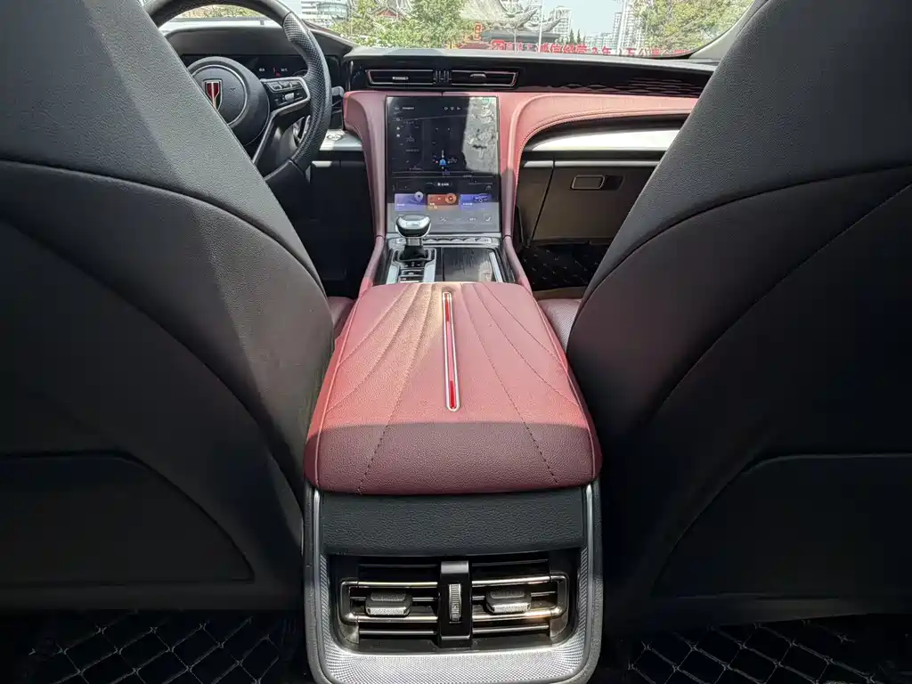 Hongqi H5 2023 2.0T automatic smart connected flag version купить на сайте DeffCars