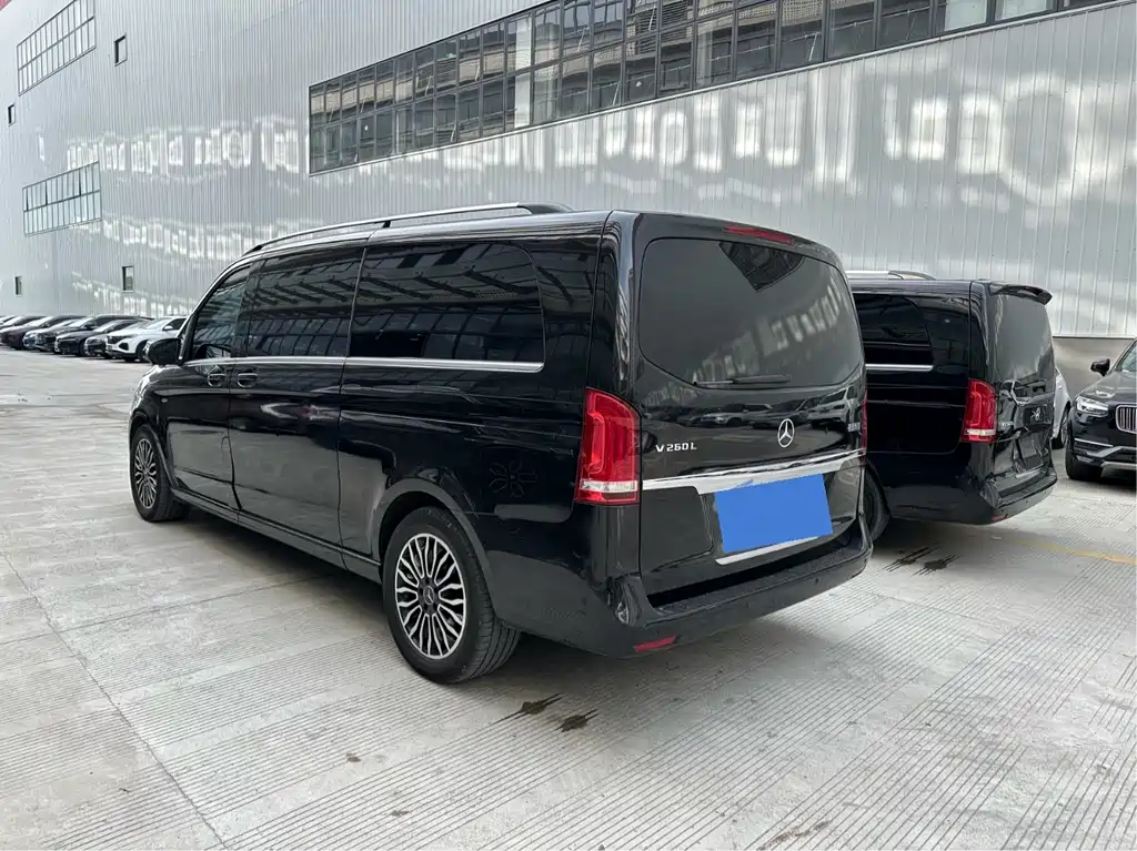 Mercedes-Benz V-Class 2017 V 260 L Premium Extended Edition купить на сайте DeffCars
