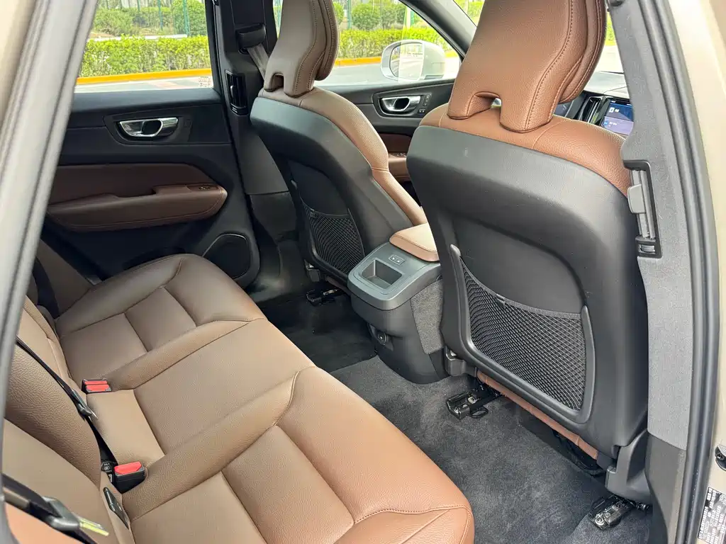 Volvo XC60 2024 B5 four-wheel drive Zhiyi Luxury Edition купить на сайте DeffCars