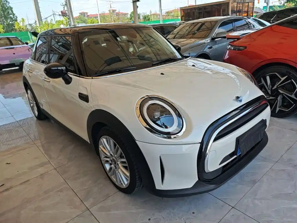 Mini 2023 Modified 1.5T Cooper Artist Five Door Edition купить на сайте DeffCars