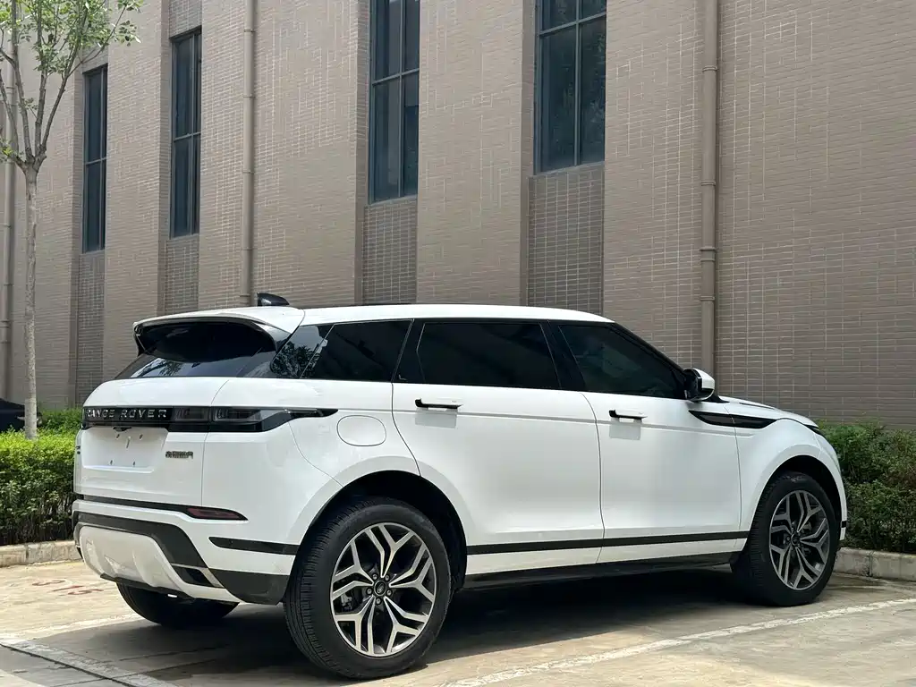 Range Rover Evoque New Energy 2022 Evoque L P300e plug-in electric hybrid version купить на сайте DeffCars