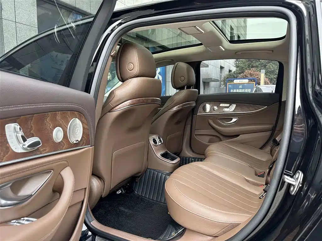 Mercedes-Benz E-Class 2023 E 300 L Luxury Model купить на сайте DeffCars