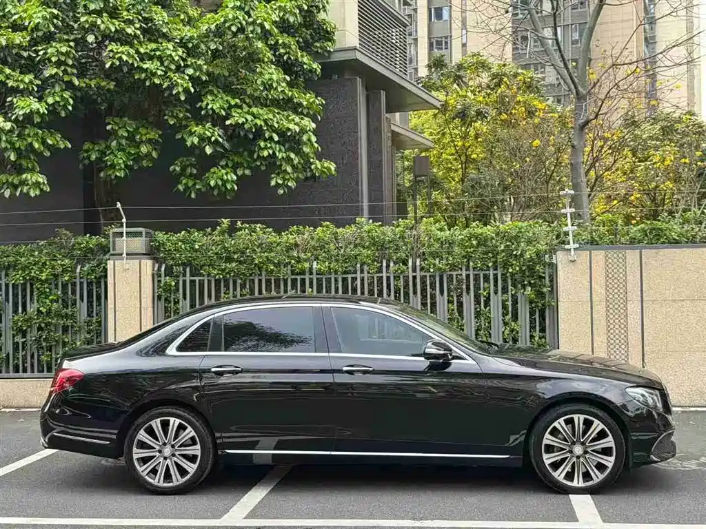 Mercedes-Benz E-Class 2017 E 320 L 4MATIC купить на сайте DeffCars