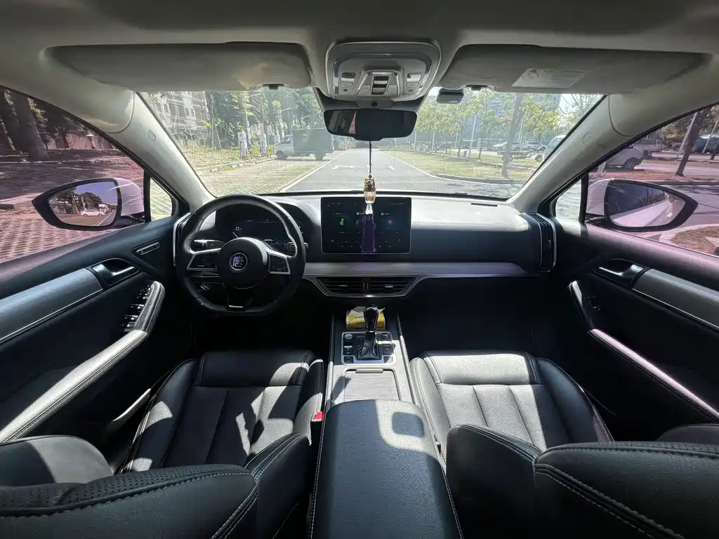 Tang 2018 2.0T automatic intelligent connected premium type 7 seats National V купить на сайте DeffCars