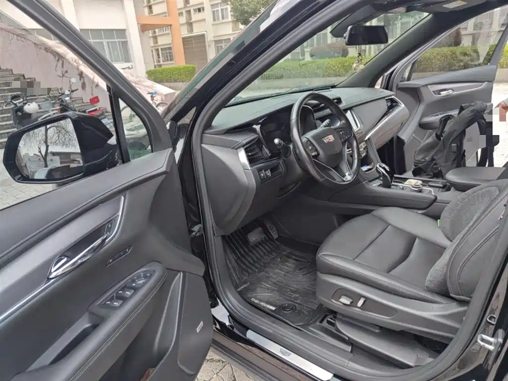 Cadillac XT6 2020 28T seven-seater stylish model купить на сайте DeffCars
