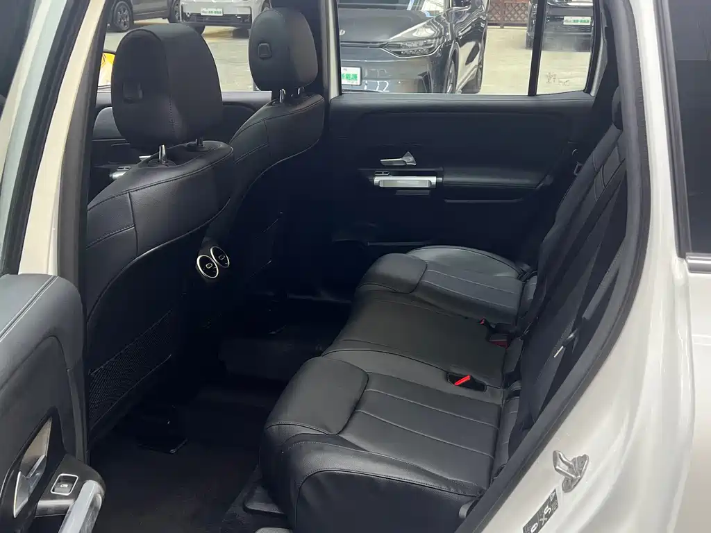 Mercedes-Benz GLB 2022 facelift version 2 GLB 200 dynamic version купить на сайте DeffCars