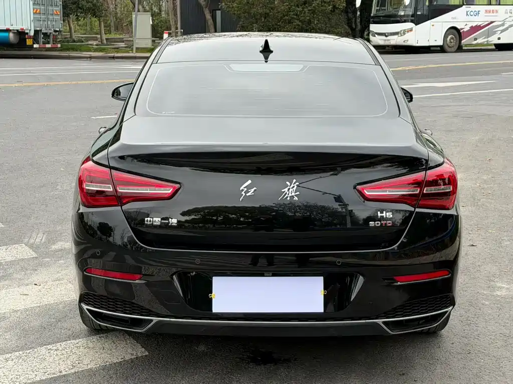 Hongqi H5 2022 classic model facelift 1.5T DCT flag rhyme version купить на сайте DeffCars